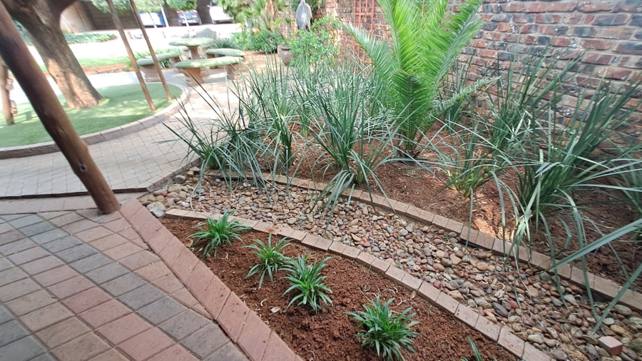 5 Bedroom Property for Sale in Langenhovenpark Free State